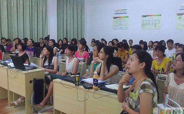 乌鲁木齐会计培训_初级会计职称班