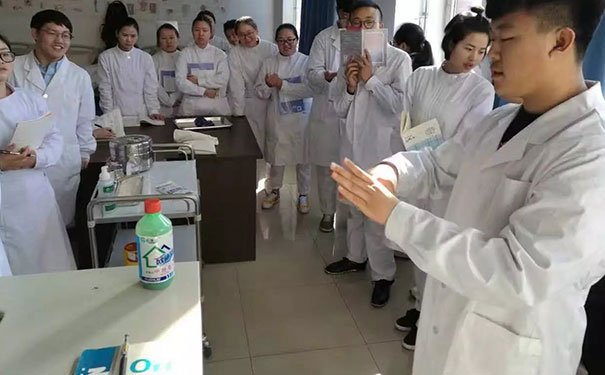 北京护士学校_护士专业