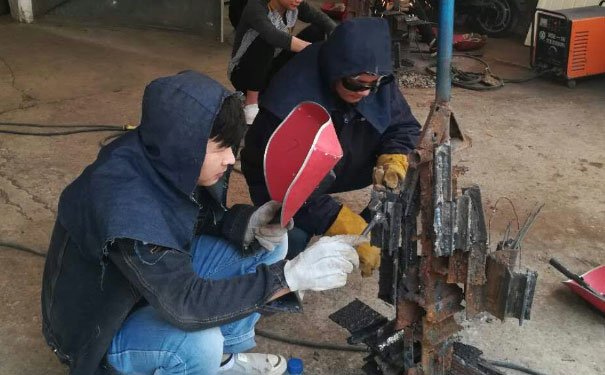 郑州发达电工培训学校 - 高级焊工培训班
