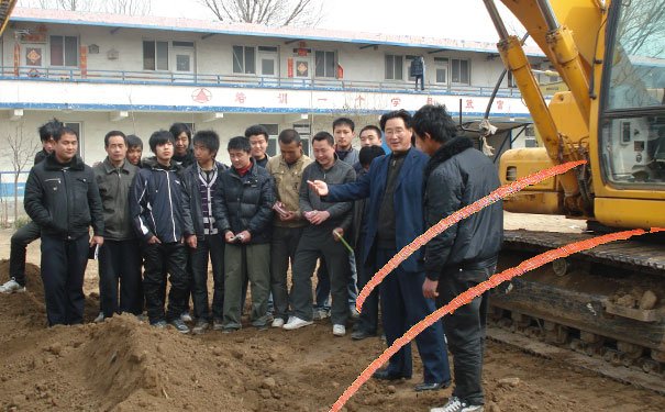 新手学挖掘机该怎么学