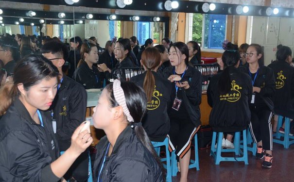 保定专业化妆造型培训学校招生