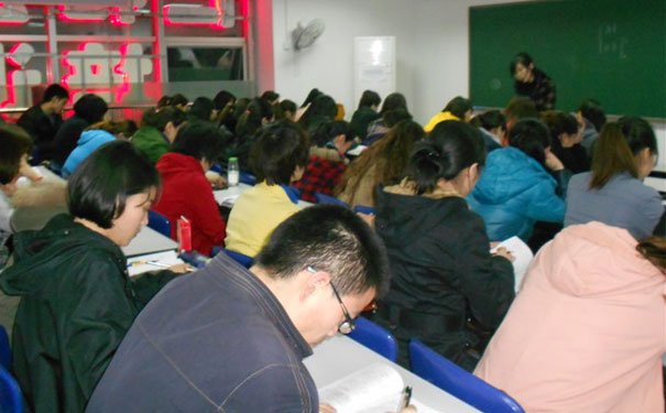 佛山会计初级职称培训学校招生_报名条件_学校地址