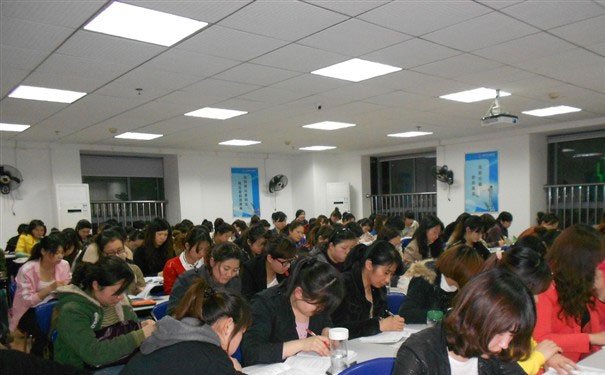 上海虹口区会计培训机构哪家好-排名-地址-电话-微信