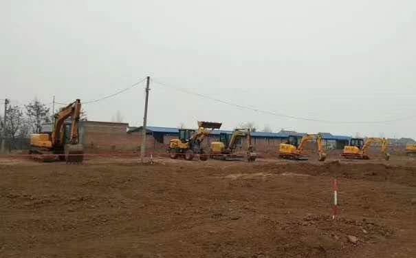 临潼挖掘机培训学校 - 学费 - 地址