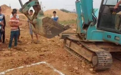 湖南挖掘机培训学校 - 学费多少钱 - 地址
