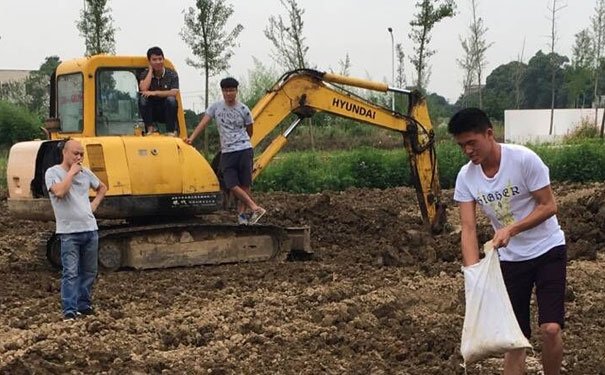 娄底挖掘机培训学校 - 学费多少钱 - 地址