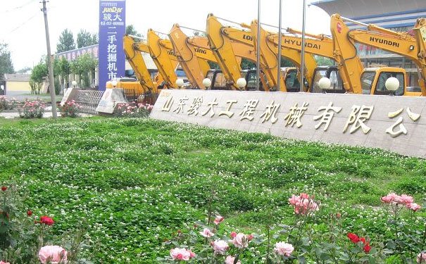 章丘挖掘机培训学校 - 学费多少钱 - 地址