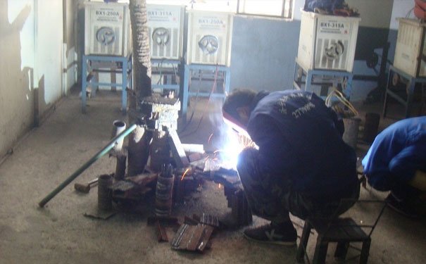 济宁氩弧焊班学费多少钱 - 学多久