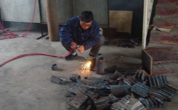 济宁氩弧焊班学费多少钱 - 学多久