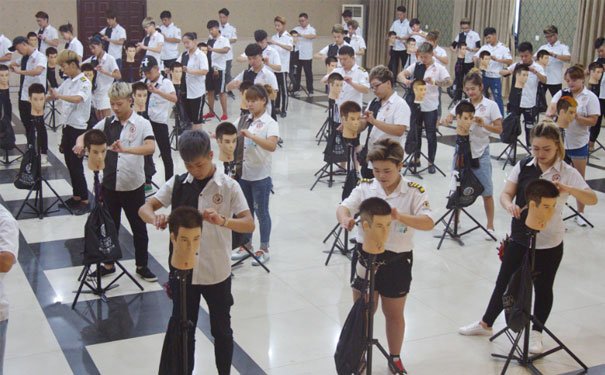 顺平学美容美发哪个学校好 - 多少钱 - 需要多久