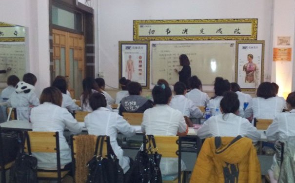  鞍山学美容美发哪个学校好 - 多少钱 - 需要多久