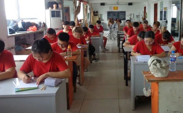 广宗学美容美发哪个学校好 - 多少钱 - 需要多久