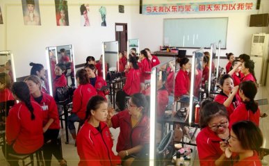 保定满城化妆培训学校哪个好 - 学费多少