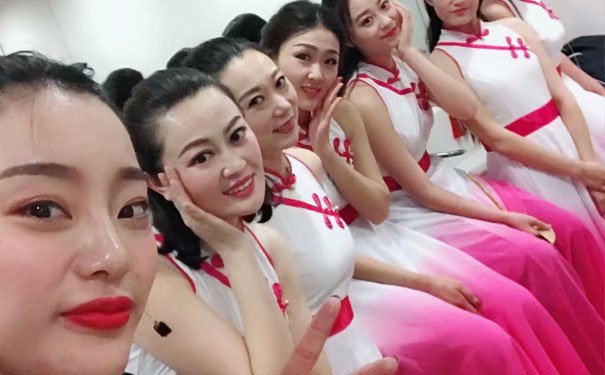 海兴化妆培训学校哪个好 - 学费多少
