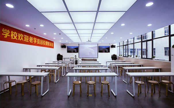 东西湖化妆培训学校哪个好 - 学费多少   
