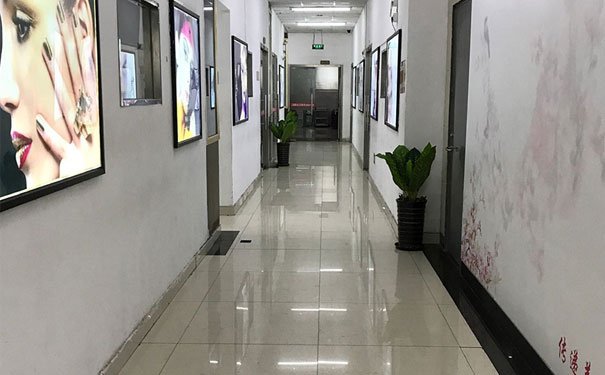 上海金山区化妆培训学校哪个好 - 学费多少