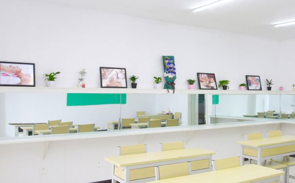 成都金牛区化妆培训学校哪个好 - 学费多少