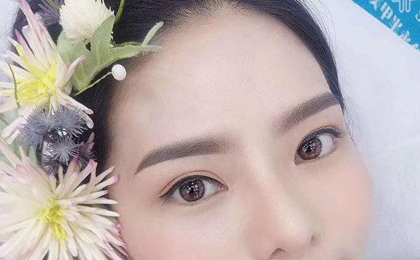 武汉花茜化妆学校