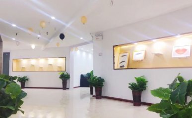 上海艾尼斯化妆学校学费贵吗