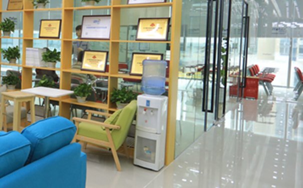 东莞厚街镇成人英语培训班_学费价格多少钱「看这里」-美联学校