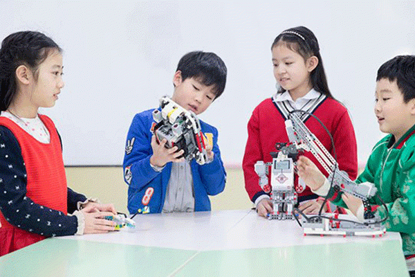大连沙河口区儿童机器人编程培训班课程内容-费用