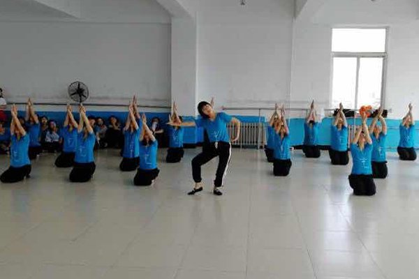 沈阳师联幼师学校