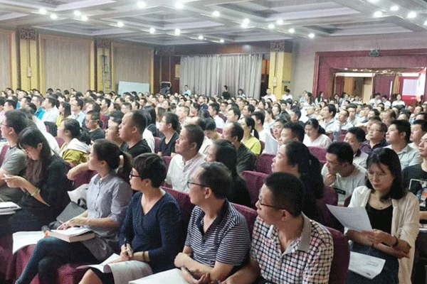 汉口考研辅导机构哪个好_学费价格多少钱