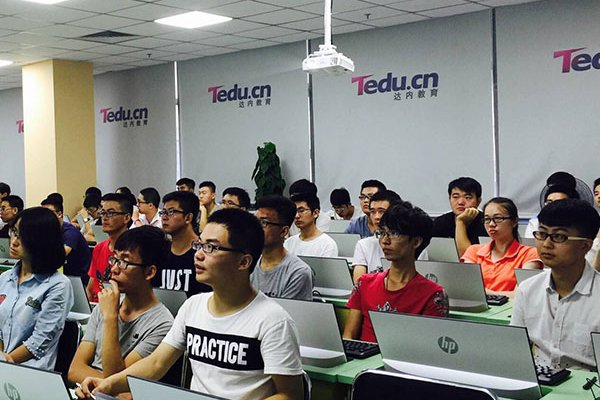 上海黄浦区web前端开发工程师培训班哪个好_学费价格