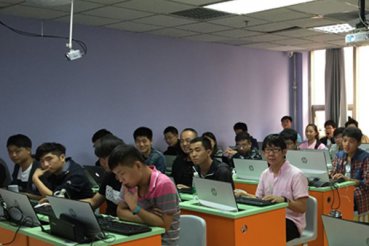 南宁web前端开发工程师培训班哪个好_学费价格