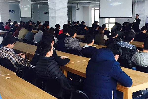 洛阳IT培训班_学多久_费用多少钱_就业前景