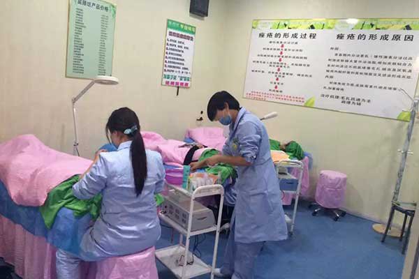 德州飞剪美容美发化妆造型学校