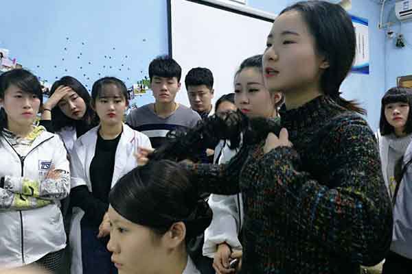 沈阳学化妆培训机构哪个好