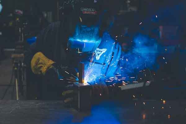 保定学电焊技术一个月工资多少