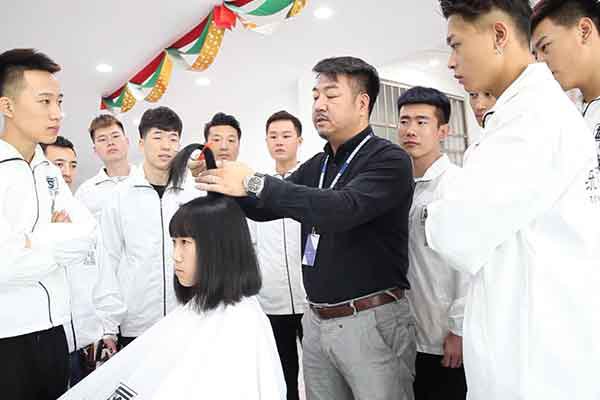 沈阳统丽美发学校好吗