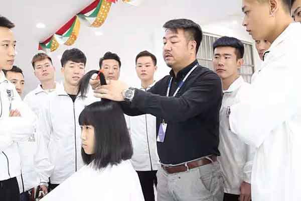 沈阳统丽美发学校咋样
