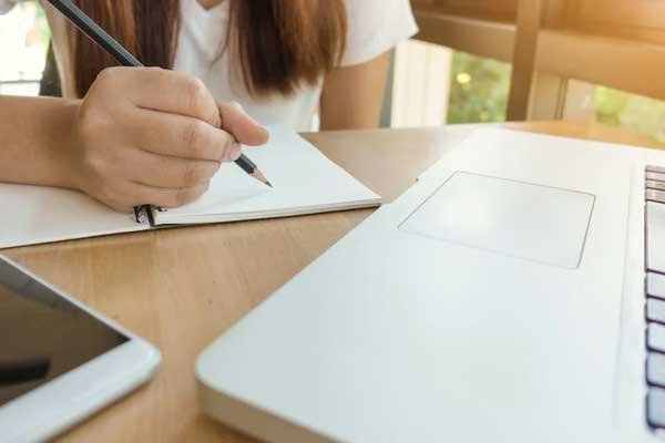 山西高中生学习成绩一般怎么出国读大学？